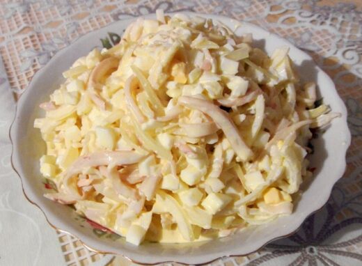 Салат из кальмаров с грибами